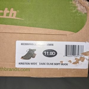 Earth Kristen heeled sandals Size 11W olive color